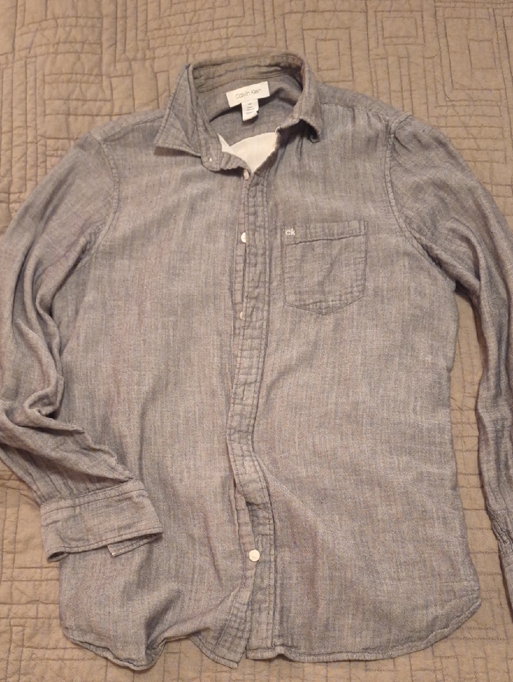 Calvin Klein Men's Casual Button-Down Shirt in Light Gray